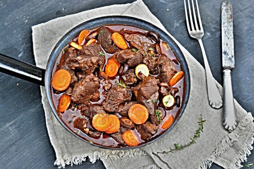 Kančí ragú s kořenovou zeleninou