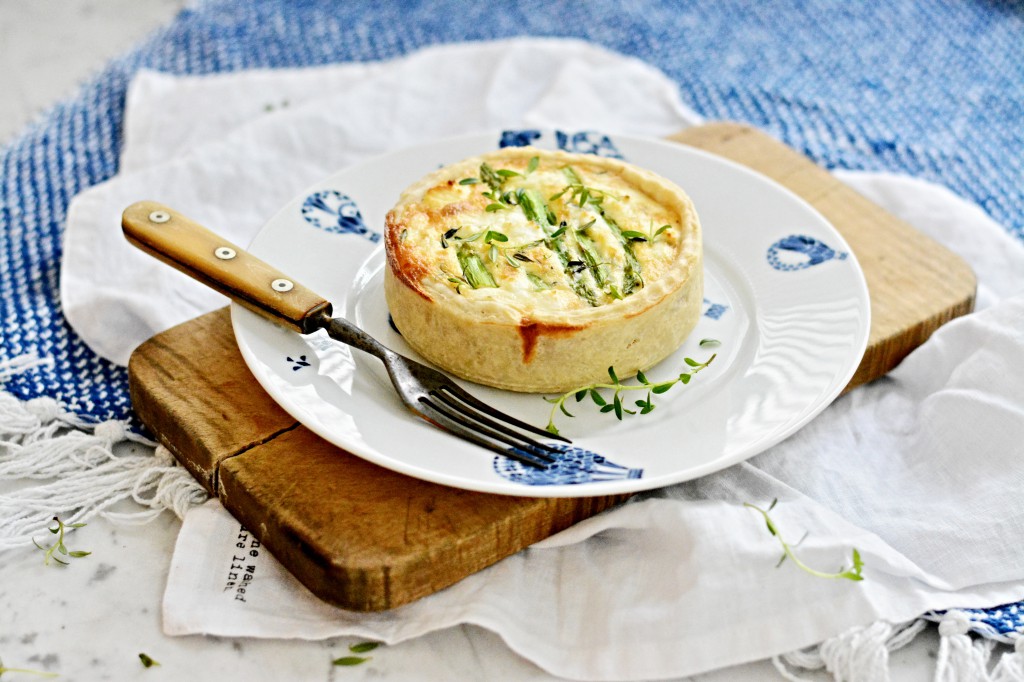 Quiche se zeleným chřestem a kozím sýrem