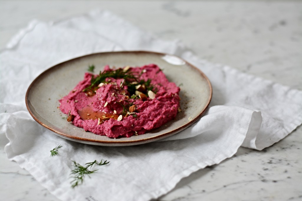 Hummus z červené řepy